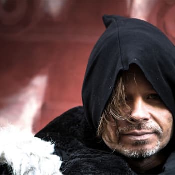 Timo Kaukolampi luo maailman musiikin ympärille