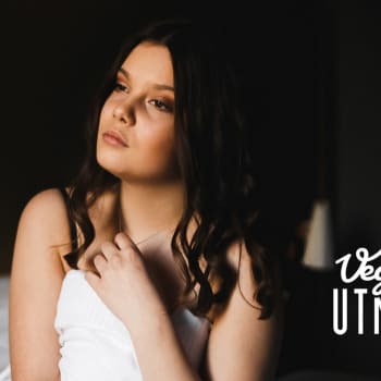 Julia-Sofia är en ny stjärna på den finlandssvenska pophimlen
