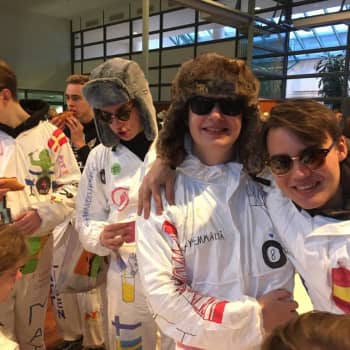 Nostalgi och godisregn - Mattliden firade penkis