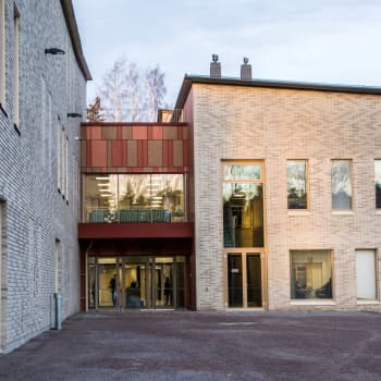 Öppna skolmiljöer, större klasser och två lärare - hur fungerar det?