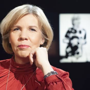 Anna-Maja Henriksson - från sladdbarn i storfamilj till toppolitiker