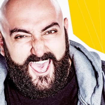 Aste: "Miehuus punnitaan vaaleanpunaisissa painitrikoissa!"