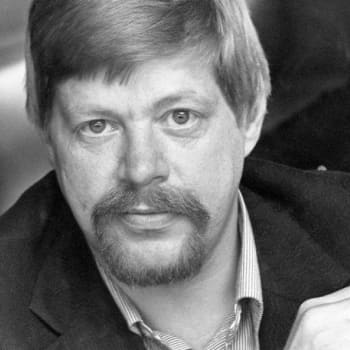 1972 Arto Paasilinna ja romaani Operaatio Finlandia