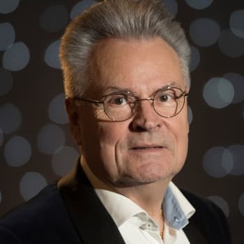 Towe Widerberg sjunger ny låt av Thomas Enroth