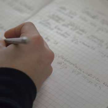 Ada Karvonens kärlek till svenska språket väcktes i högstadiet