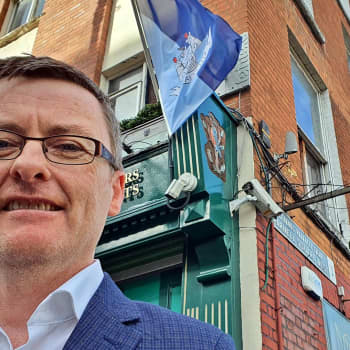 Terroristijärjestö inspiroi Irlannin suosituinta puoluetta