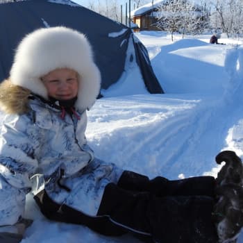 Pasi Aikio perruu tälviluámu