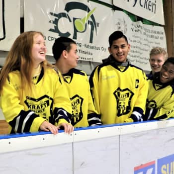Trakasserier och rasism inom juniorhockeyn i Svenskfinland