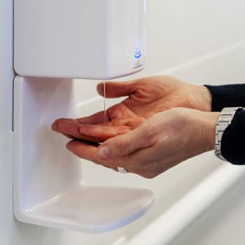 Lähikäsidesistä peruttuihin messuihin - koronavirus näkyy maakunnissa monin tavoin