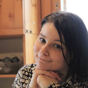 Ruokasuhteeni vinksahti kokatessani allergialapsilleni - Raisa Välimäki opettelee syömään kunnolla