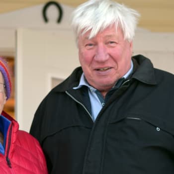 Degerbyborna Lena Selén och Benrdt Gottberg får folkblidningdsmedalj för sitt Porkalaengagemang