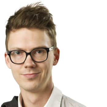 Svenska Yles politiska reporter Magnus Swanljung kommenterar regeringens beslut att öppna grundskolorna den 14.5.