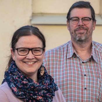 Fredagskaffe med Malin Lönnroth och Mikael Grönroos - vi hjälper Borgå spara 25 miljoner och köper motorsåg i morsdagsgåva