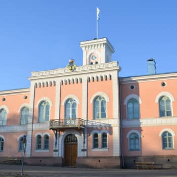 Lovisa samarbetsförhandlar - 100 personer kan få gå