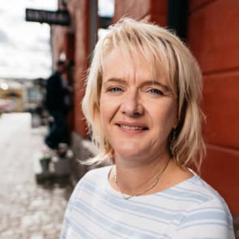 Charlotta Kerbs är en av artisterna i serien Hemmalive