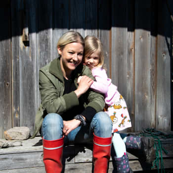 Hemma hos Niki Rock på stugan i Pernå: "Jag teg i tio år efter att jag fick höra att jag inte kan sjunga".