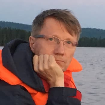 Materiaalia maailman täydeltä - säveltäjä Tapio Tuomela