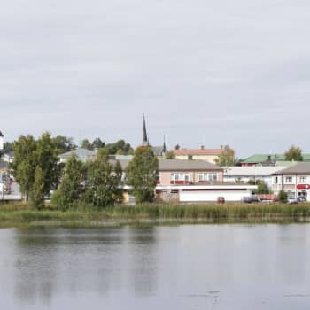 Skräp i parkerna efter valborgsfirandet i Vasa