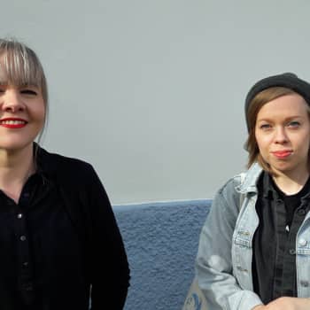 Laulaja ja lauluntekijä Piia Viitanen: ”Niin pientä asiaa ei ole, mistä laulua ei voisi tehdä”