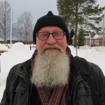 Sunnuntaivieras: Kapinallisesta Seppo Ojalasta kasvoi rakastettu kirkkoherra