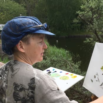YLE Kymenlaakso: Vuokko Salmenkivi rakastaa maalaamista