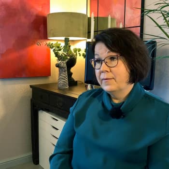 Elina Pöyhtäri: "Olemme halunneet tukea tamperelaistaiteilijoita, erityisesti naisia" 