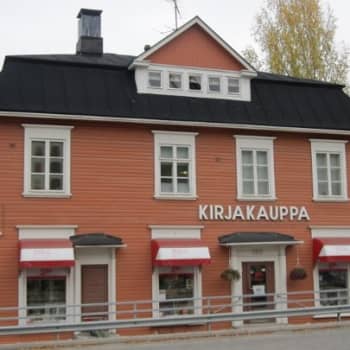 YLE Tampere: 110-vuotiaassa kirjakaupassa on tunnelmaa
