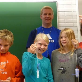 Yle Perämeri: Kirkonmäen koulun nelosluokkalaiset loistavat liikenteessä