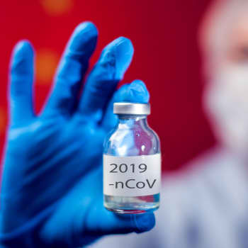 Wuhanin uusi koronavirus iski lepakoista ihmisiin väli-isännän ja kiinalaisen torin kautta