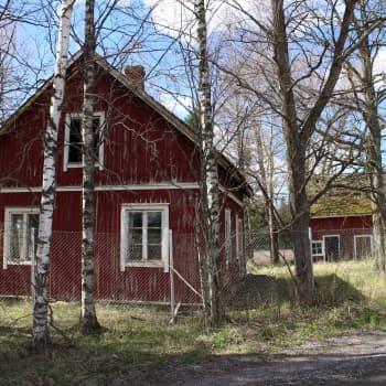 Miksi aika asettui asumaan rintamamiestaloon Lounais-Suomeen? Mistä Khronoksen talossa on kysymys?