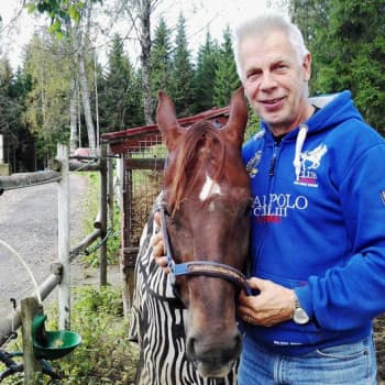Radio Suomesta poimittuja: Kari Vepsä tekee pukittelevasta hevosesta kiltin kumppanin