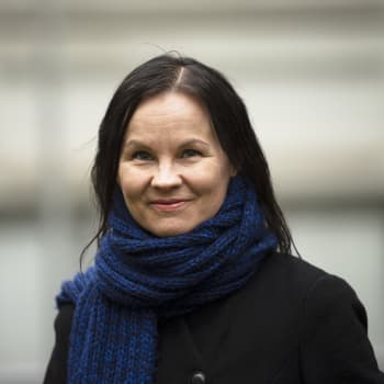 Runeberg-palkinnon voittanut Marisha Rasi-Koskisen REC on suuri romaani kuvista ja vallankäytöstä