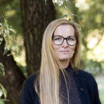 Kirjailija Katja Kallio löytää Hangon historiasta kaunokirjallisen maailman