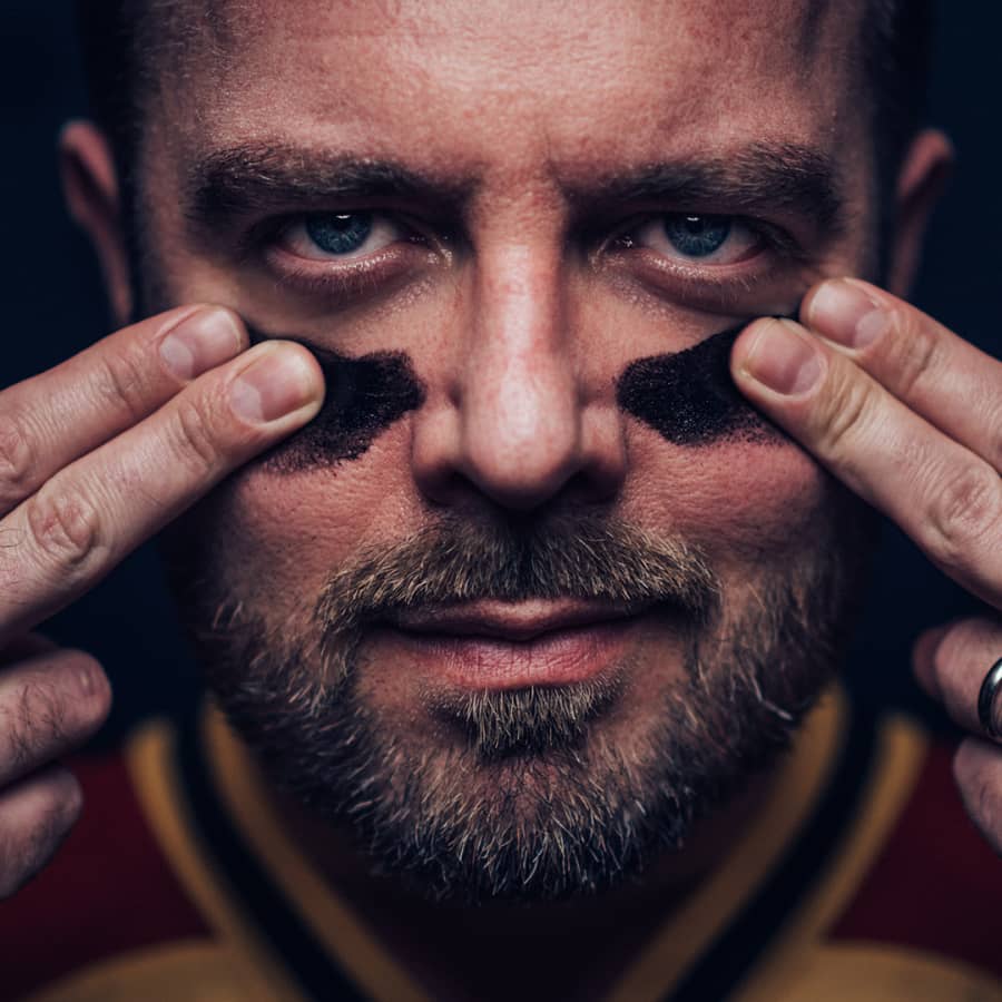 Leikkauspöytä on Antti Ruuskaselle tuttu paikka