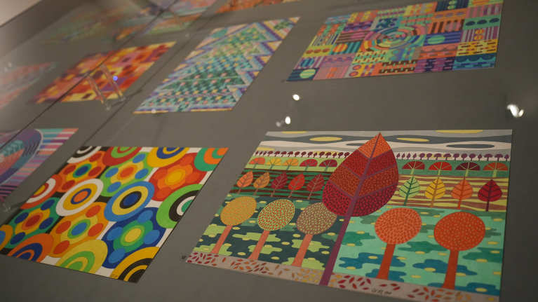 Suomen kansallismuseon Kesytön taide -näyttelyä. 