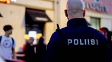 Poliisi valvoo Oulun keskustassa