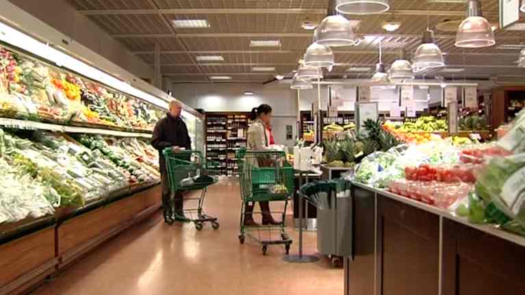 Esimerkiksi ruoka on kallistunut viime vuosina. Kuva: Yle Kuvanauha