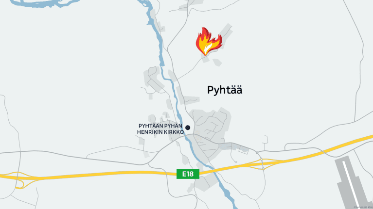 Kartta näyttää Pyhtäällä sijaitsevan tulipalon E18-tien pohjoispuolella.