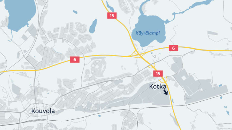traktorin-kauha-kaatoi-pylv-n-kouvolassa-valtatie-15-oli-poikki