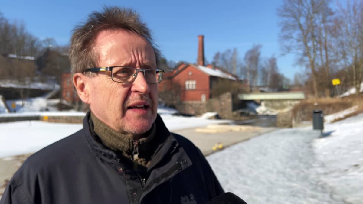 Kari Stenholm on virtavesien hoitoyhdistys Virhon Vantaanjoki-vastaava.