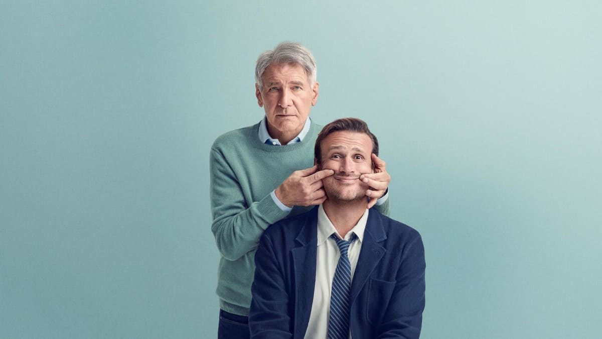 Harrison Ford ja Jason Segel sarjassa Shrinking.
