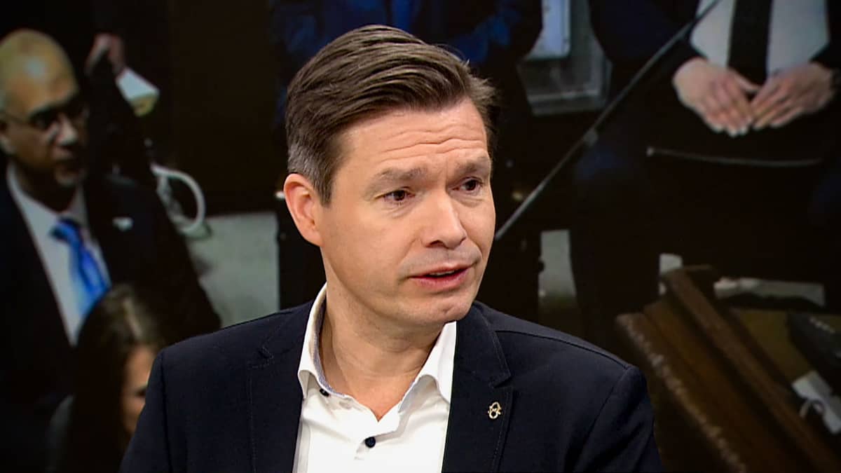 Charly Salonius-Pasternak Ylen aamussa 9. maaliskuuta.