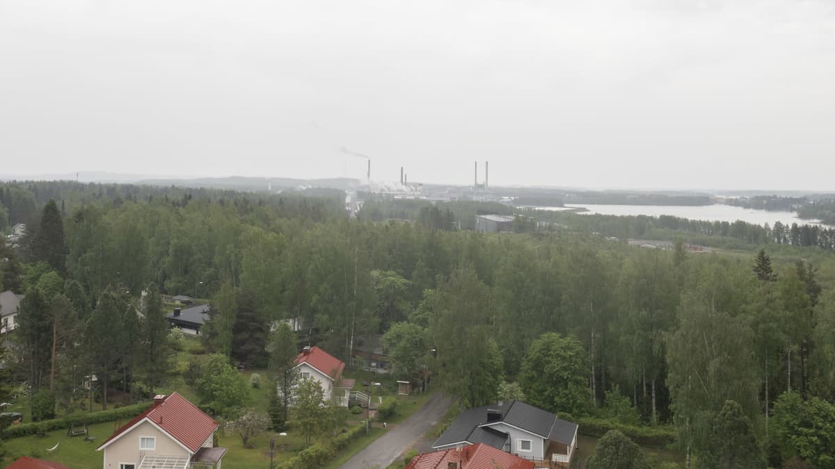 Ilmakuvaa Varkauden kaupungista. Taustalla näkyvät Stora Enson Varkauden tehtaat.