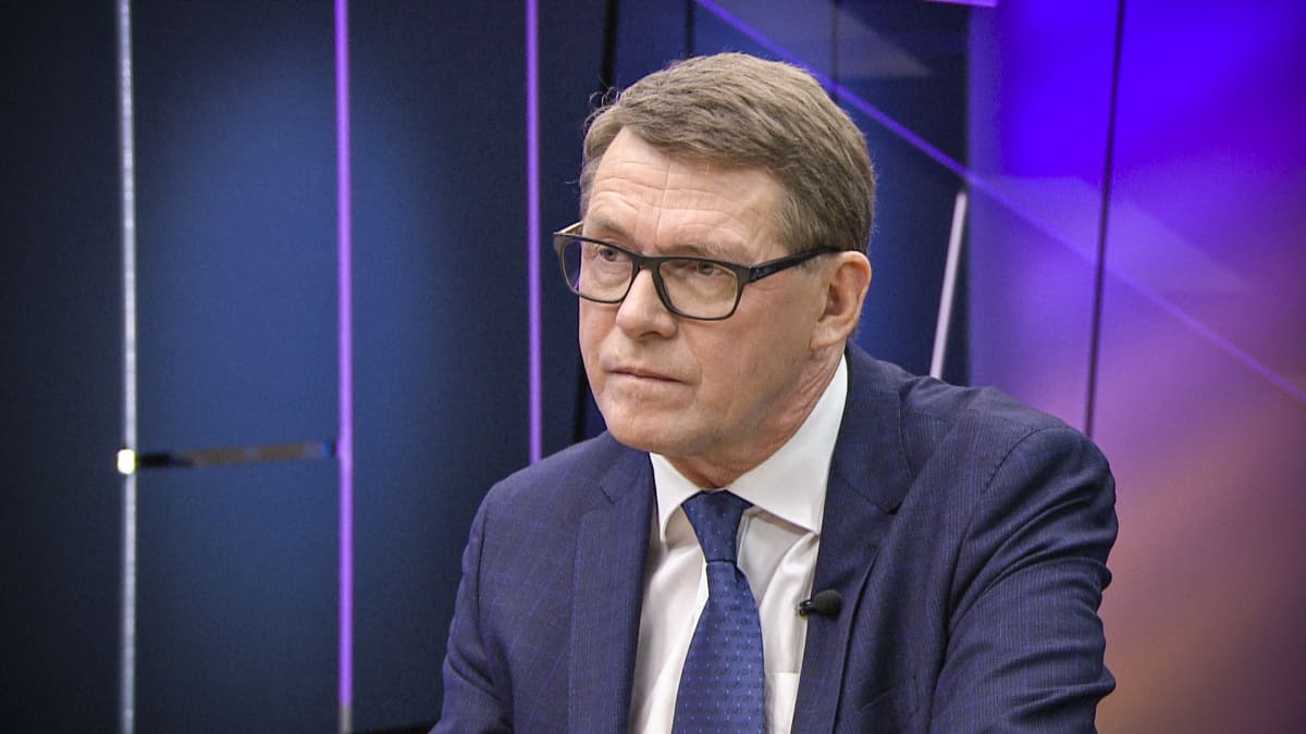 Matti Vanhanen Ylen Ykkösaamussa lauantaina 7. joulukuuta 2019.