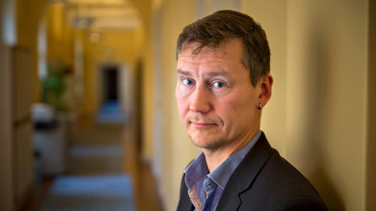 Apulaisprofessori Veli-Pekka Tynkkynen