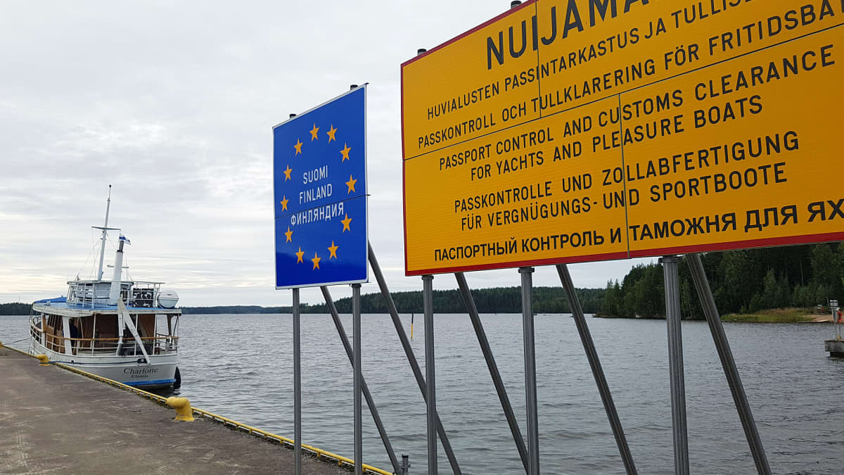 ms Charlotte Nuijamaan tullilaiturissa