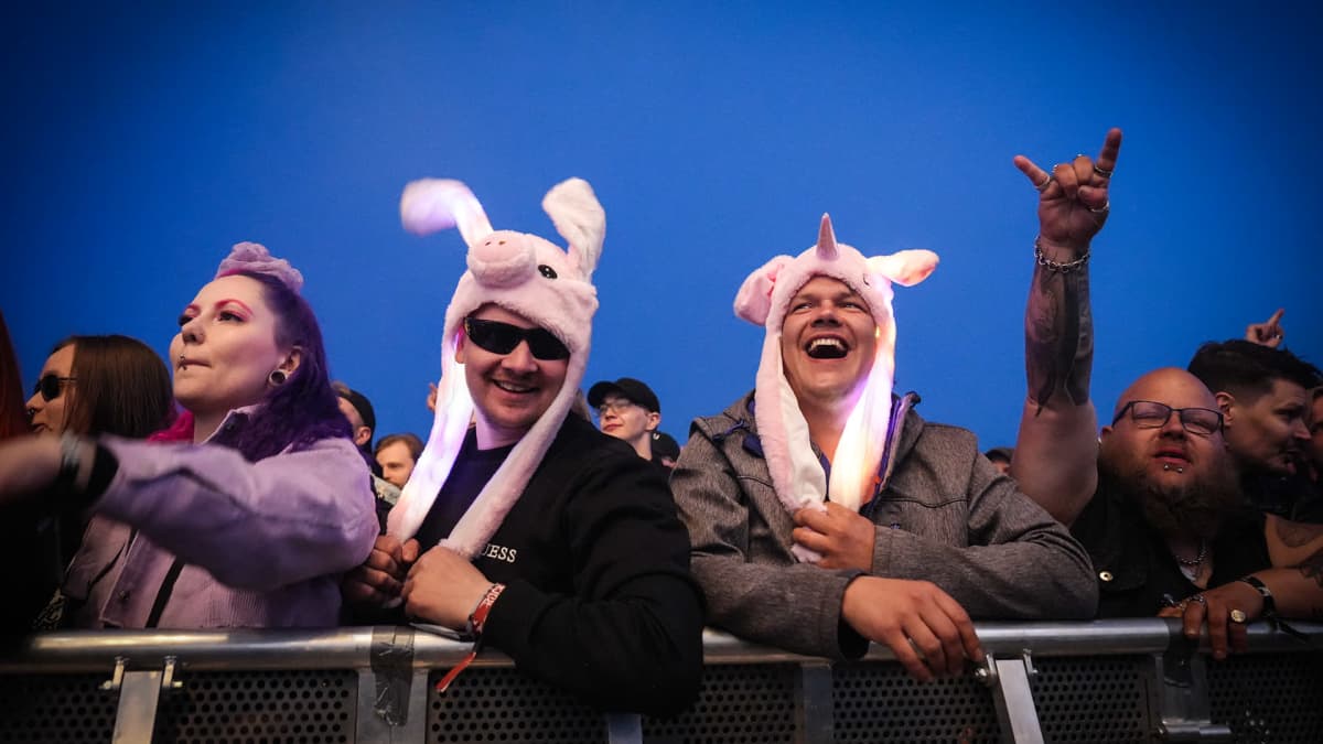 Rockfestin yleisöä. 