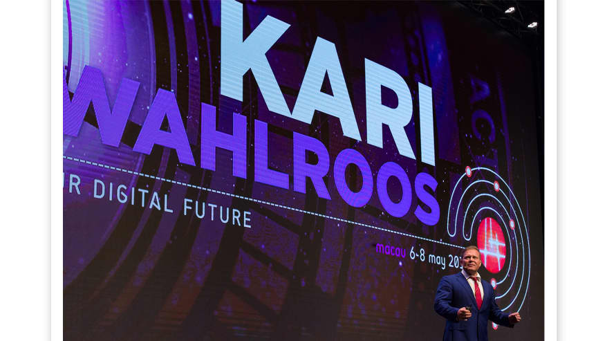 Kuvakaappaus OneLife Events:n Facebooksivulta, jossa Kari Wahlroos on seminaarin puhujana.