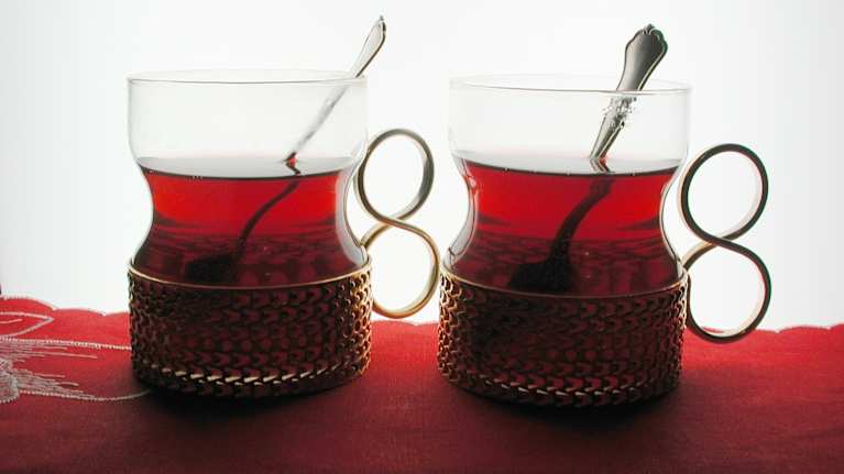 Hot mulled wine warms you up after an outdoor activity, for example. Photo: YLE/Arja Lento
