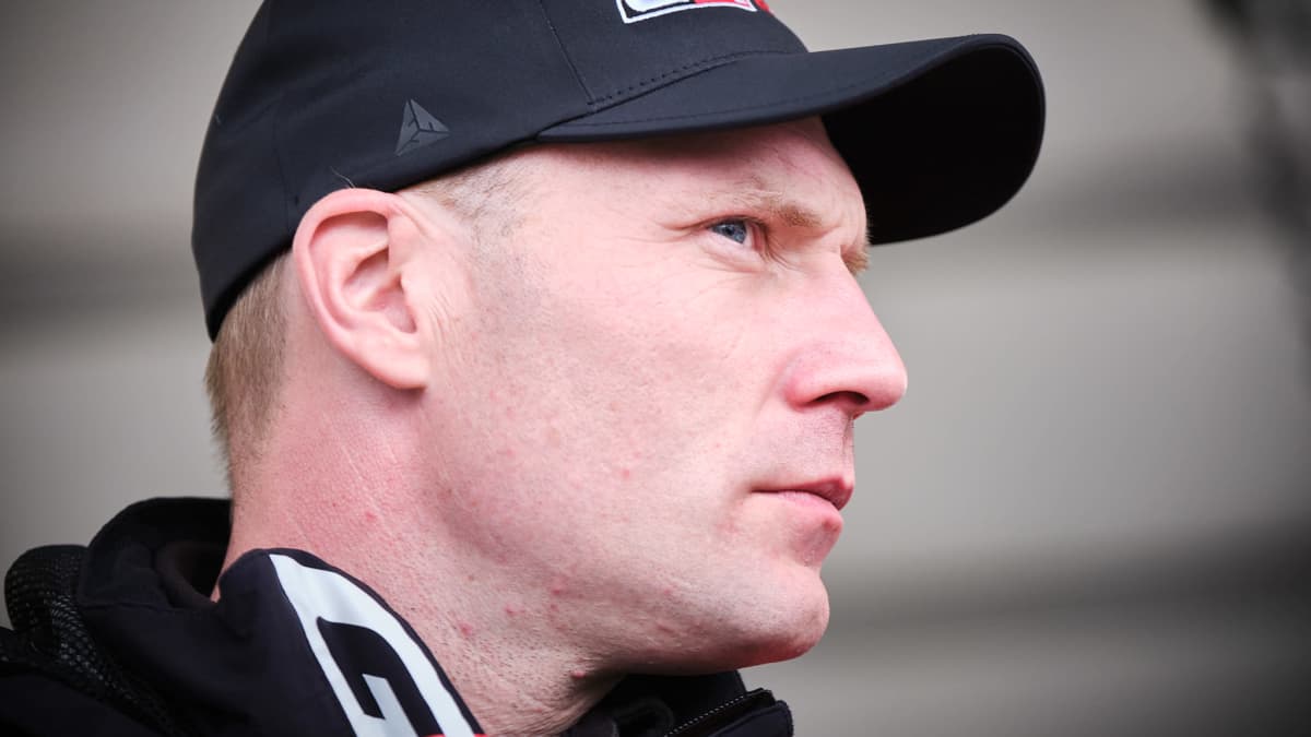 Jari-Matti Latvala Uuden-Seelannin MM-rallin alla.